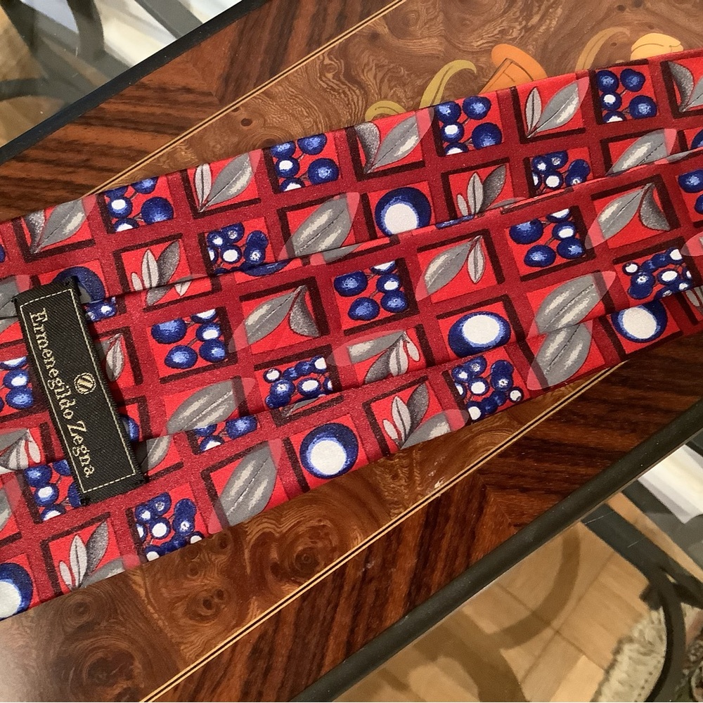 Ermenegildo Zegna Italian Silk Red and Blue Floral and Berry Geometric Pattern - Picture 5 of 5